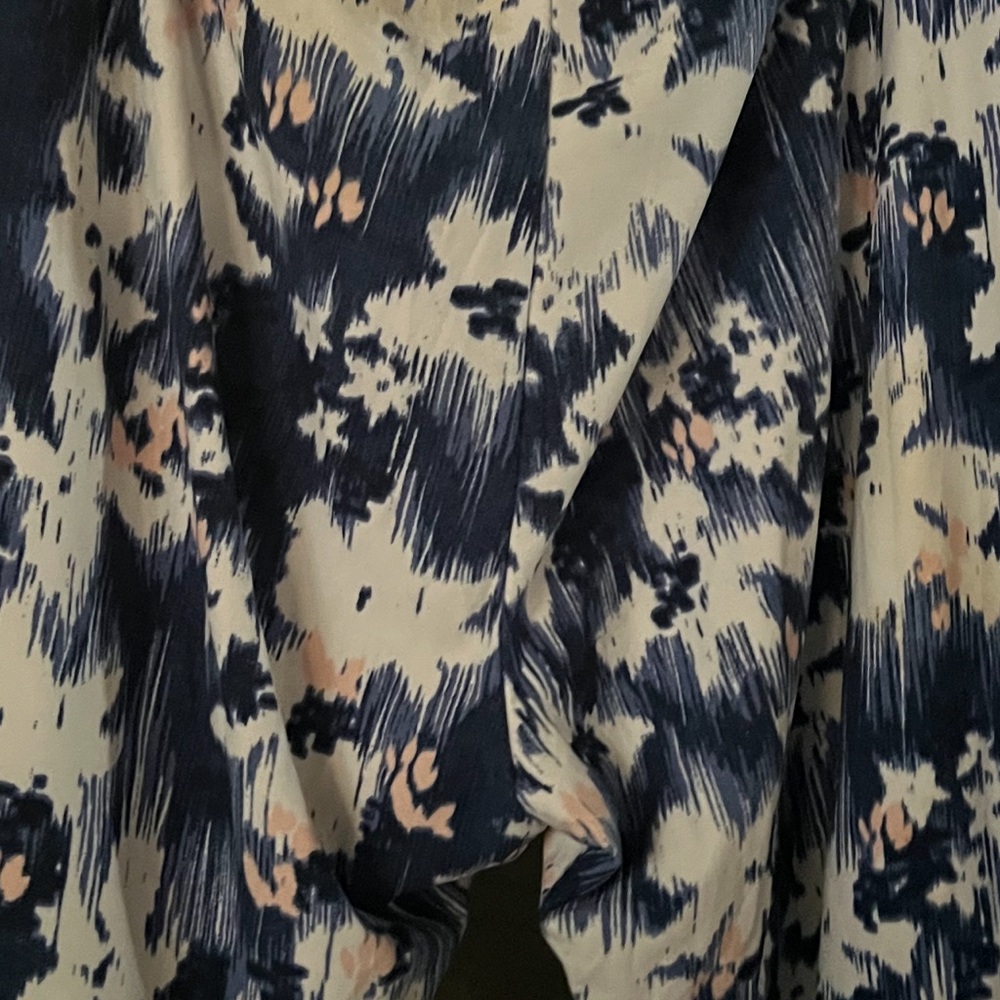 Time and Tru Blue and White Patterned Leggings